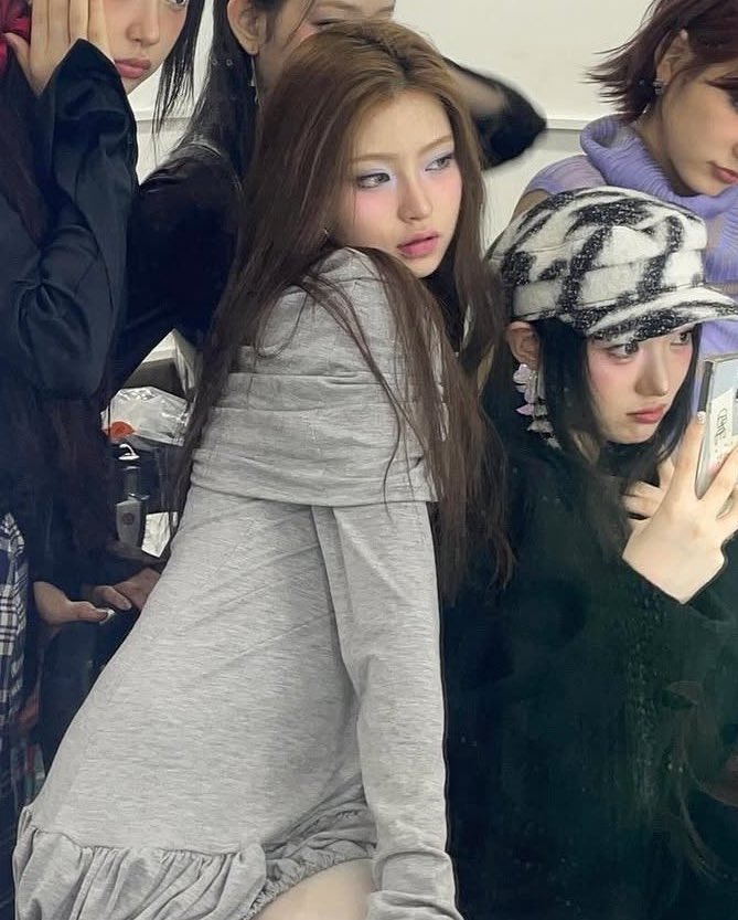 [잡담] 소신발언: 여돌들 파란 섀도우 올리는거 별로라는 말 잘 모르겟슴 | 인스티즈