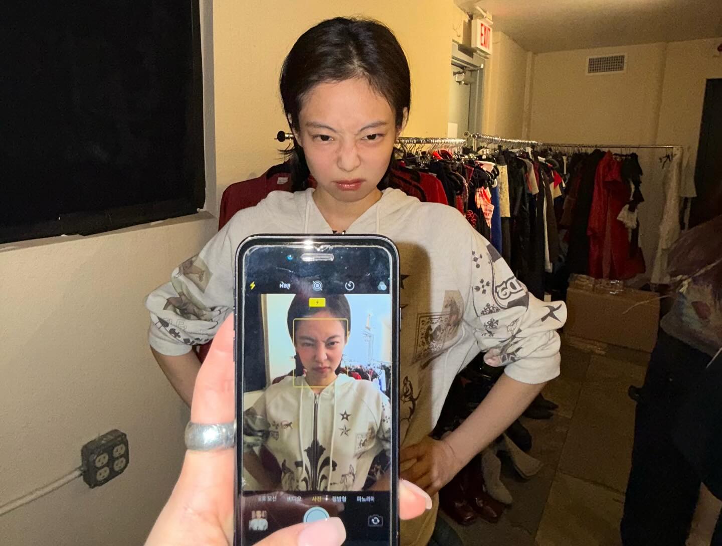 [정보/소식] 제니 코첼라 피드 왔당 🥵❤️ | 인스티즈