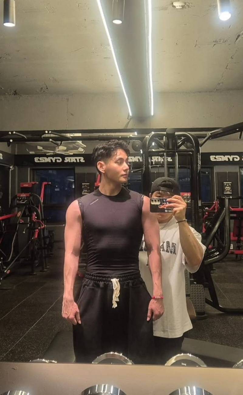 현재 𝙅𝙊𝙉𝙉𝘼 충격적이라는 뷔 정국 몸 상태.JPG | 인스티즈