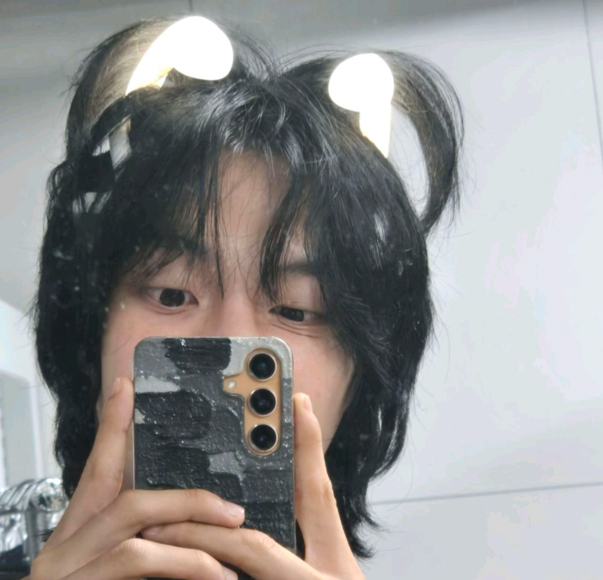 [잡담] 이 거대 야광 에어팟 뭐예요? ㅈㅇ 원빈 | 인스티즈