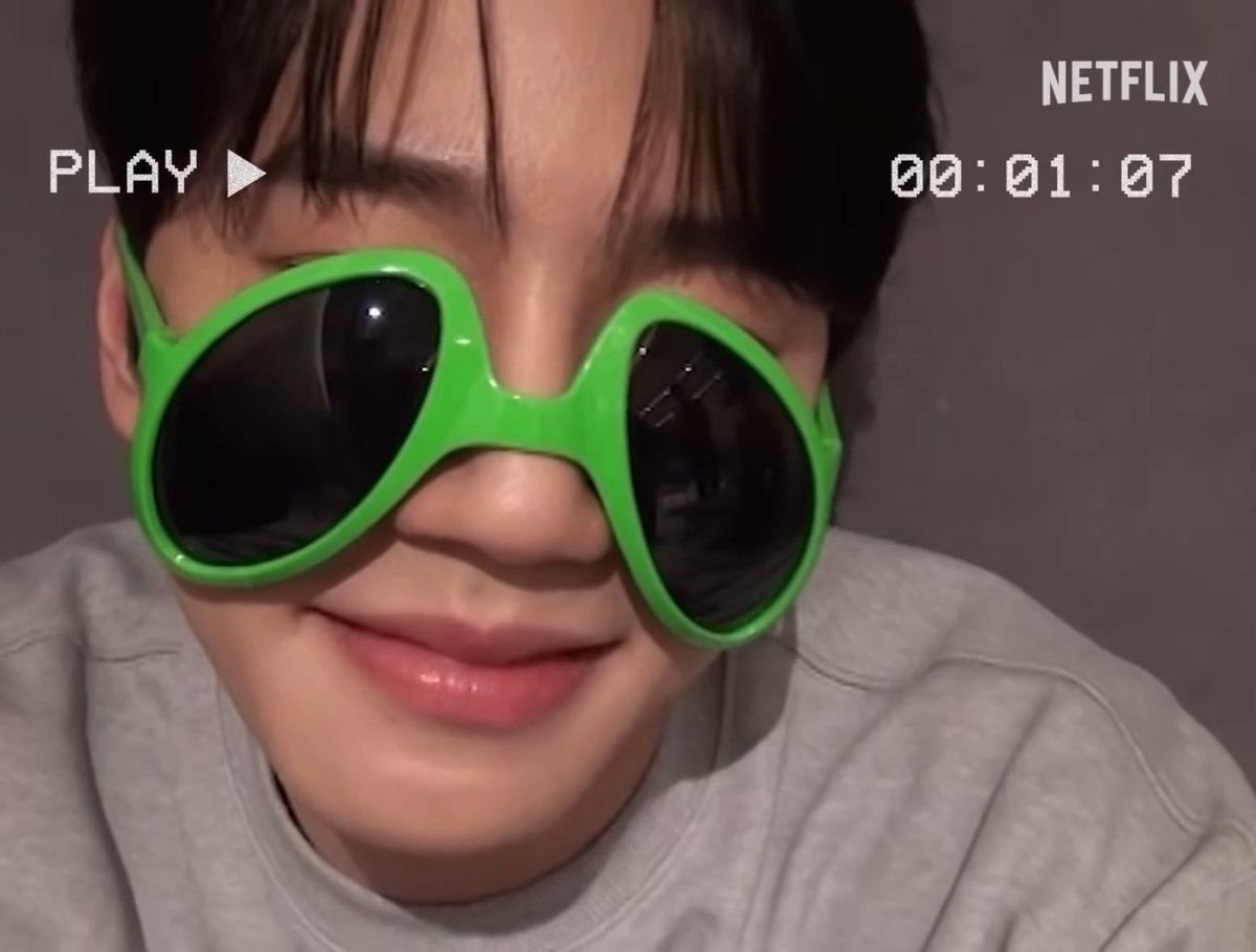 [잡담] 약영 셀프캠 이준영 기빨려서 구석진데 땅바닥에 앉아있는거 개웃김ㅋㅋㅋㅋㅋㅋㅋ | 인스티즈