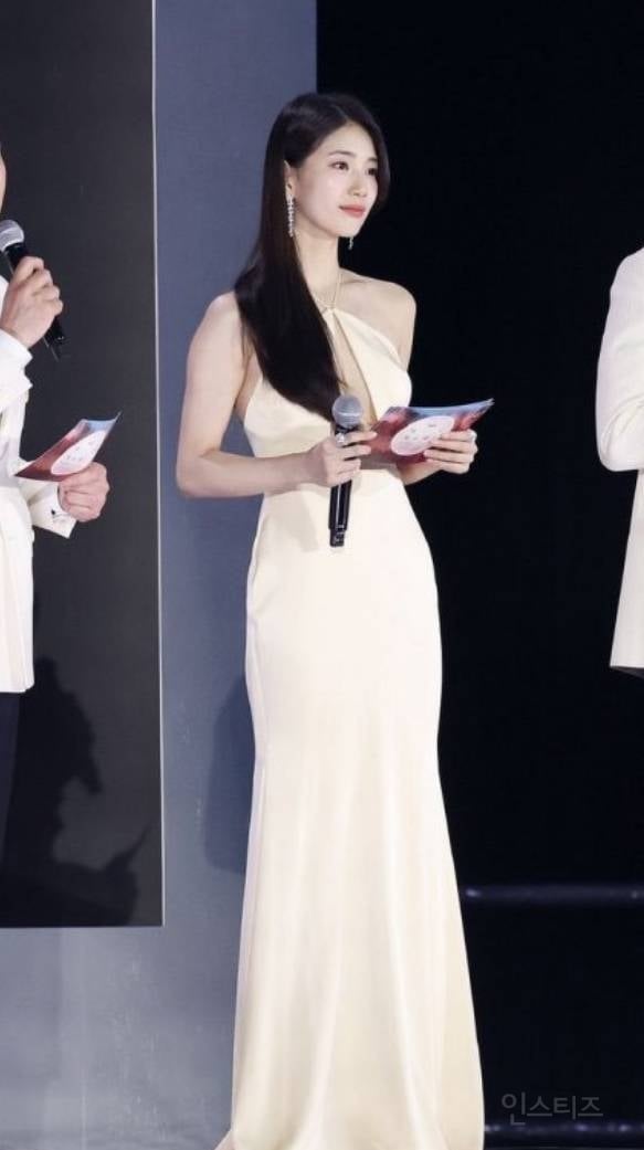 백상예술대상에서만 드레스 무려 21벌 입었다는 수지 드레스 모음 (데이터주의) | 인스티즈