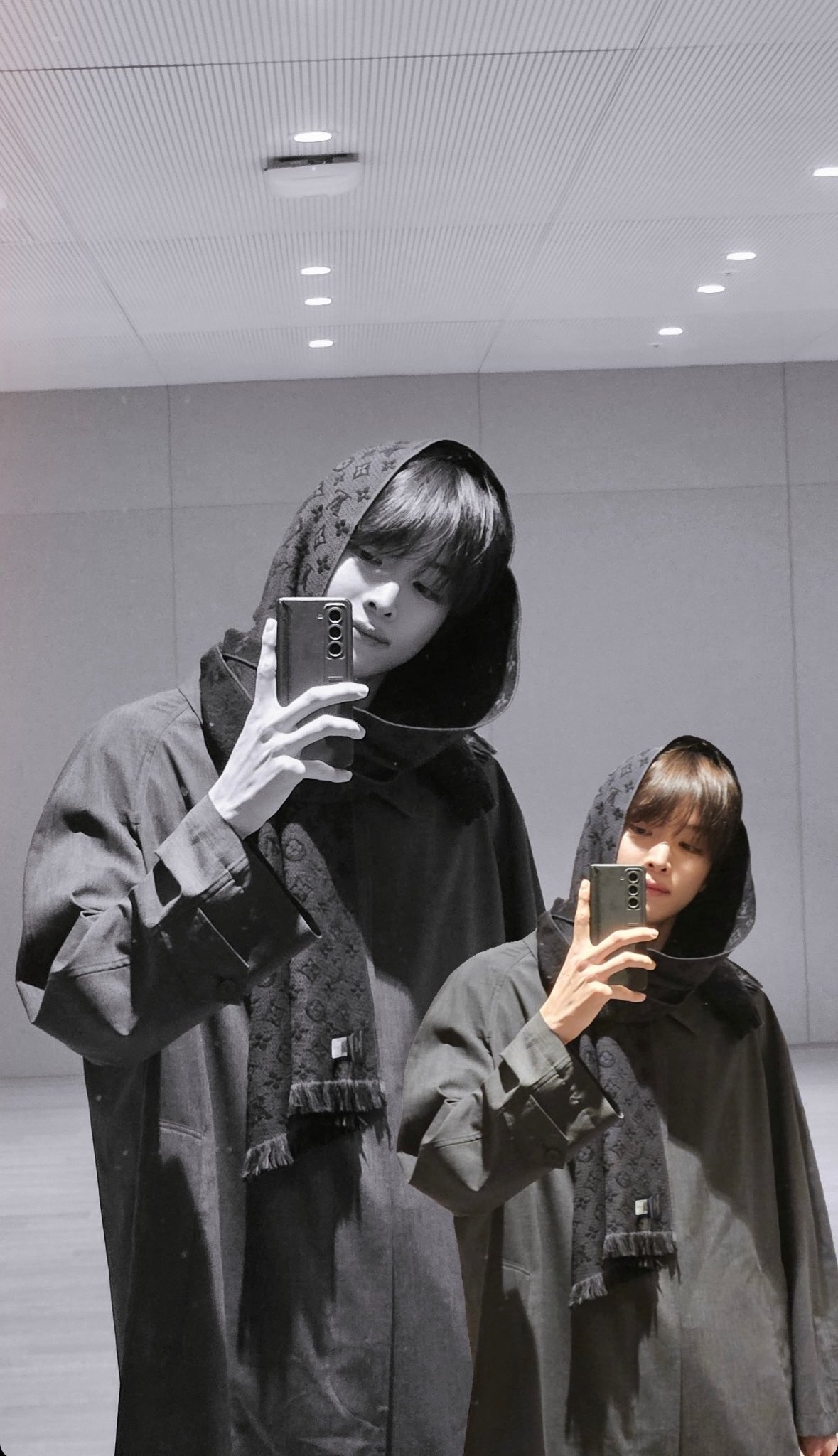 [잡담] 원빈아, 성찬이형한테 누끼 따는거배우자ㅋㅋ | 인스티즈
