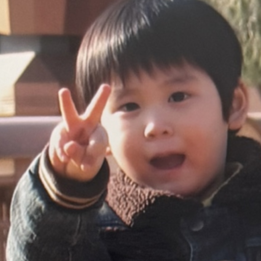 [잡담] 은석이 어릴 때 브이하는 거 개귀엽다 | 인스티즈