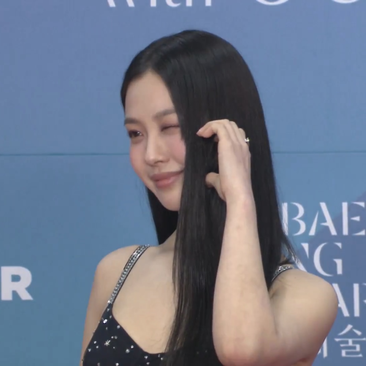[잡담] 고민시 오늘 진짜 예쁘다 블랙 잘어울려 | 인스티즈