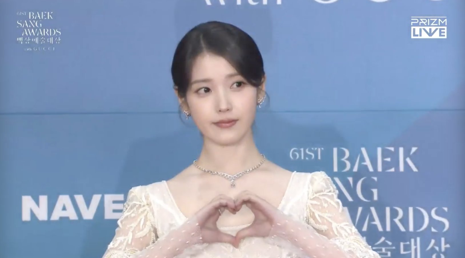 [잡담] 아이유 오늘 그냥 여왕이셔 | 인스티즈
