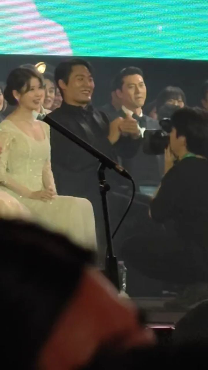 [잡담] 아니 아이유 바로 앞에 카감ㅋㅋㅋㅋㅋ | 인스티즈