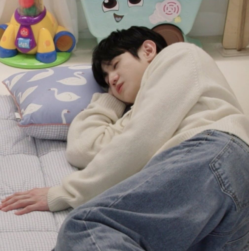 [잡담] 양요섭 가만 놔두는 거 어케 하는데 | 인스티즈