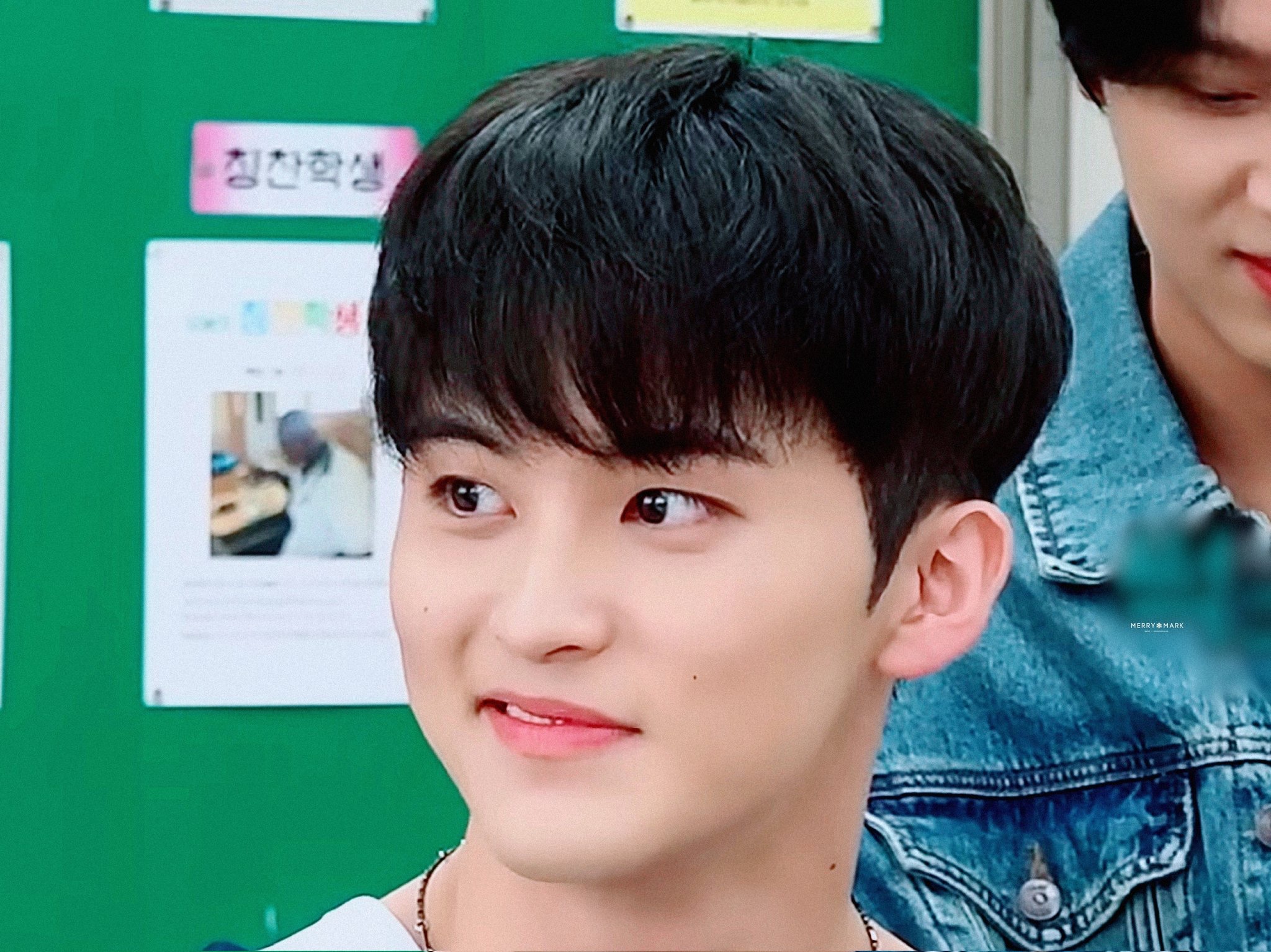 [잡담] 마크 오늘 뜬 어린이..드물지만 종종 봤던 표정 | 인스티즈