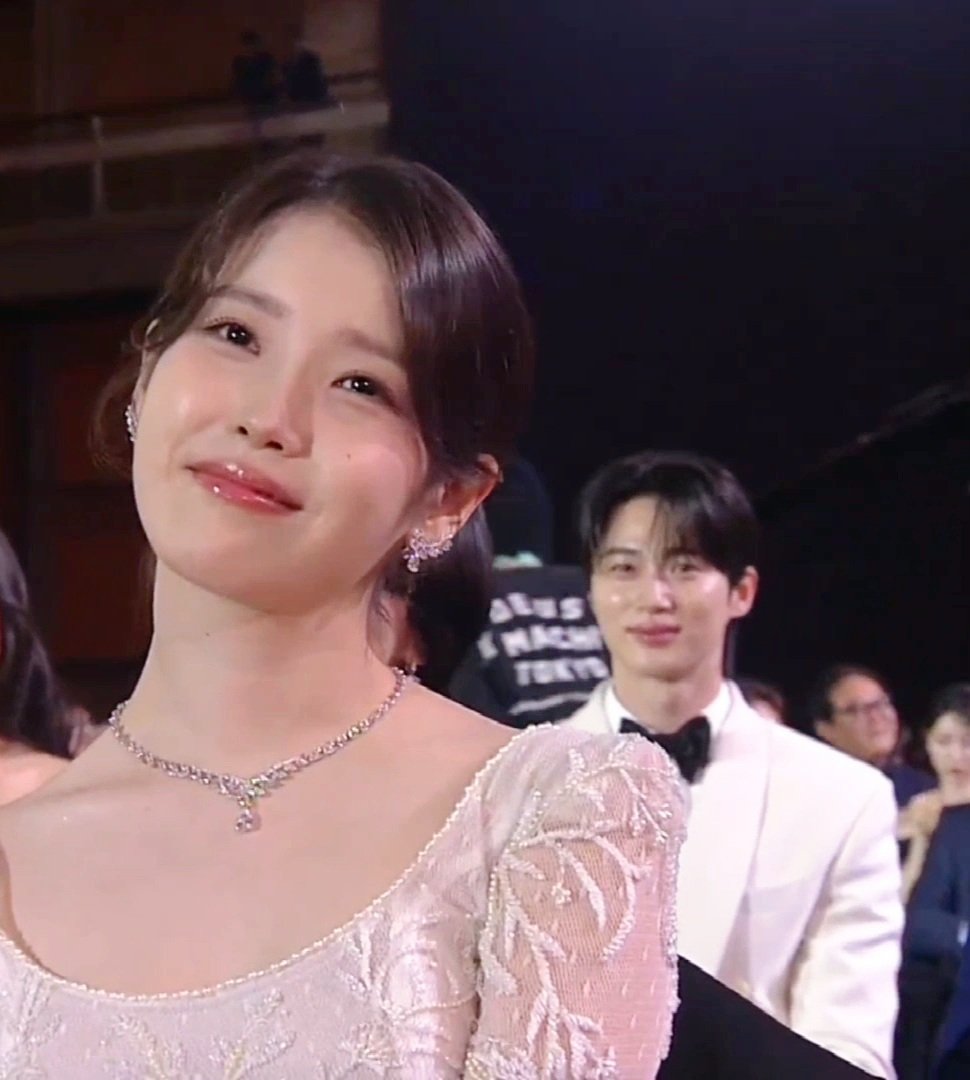 [잡담] 변우석 아이유 투샷 모음 | 인스티즈