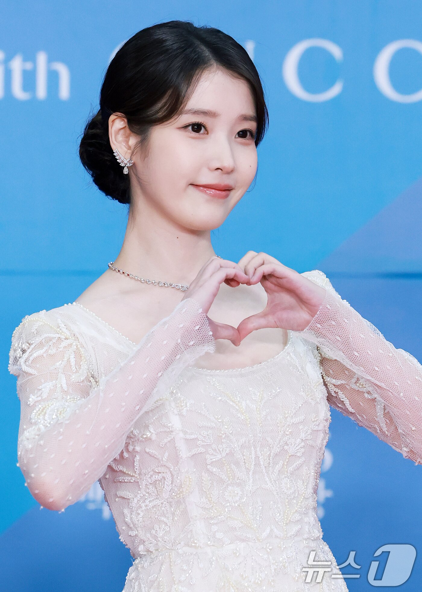 [잡담] 아이유가 이 얼굴로 차기작을 찍는다고???? | 인스티즈