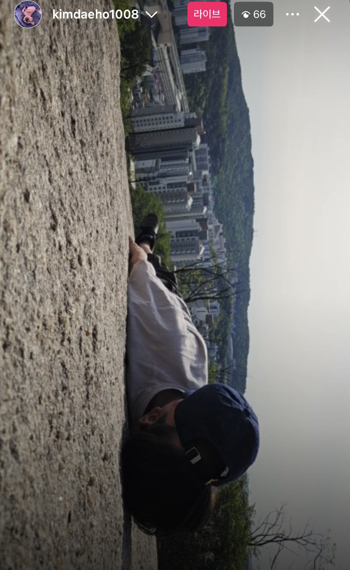 [잡담] 아 ㅋㅋㅋ 김대호 아나운서 야외에서 라방하다가 잠들었어 | 인스티즈