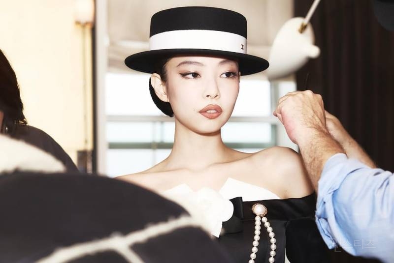 고전미 넘친다는 블랙핑크 제니 인스타 사진들 (멧갈라) | 인스티즈