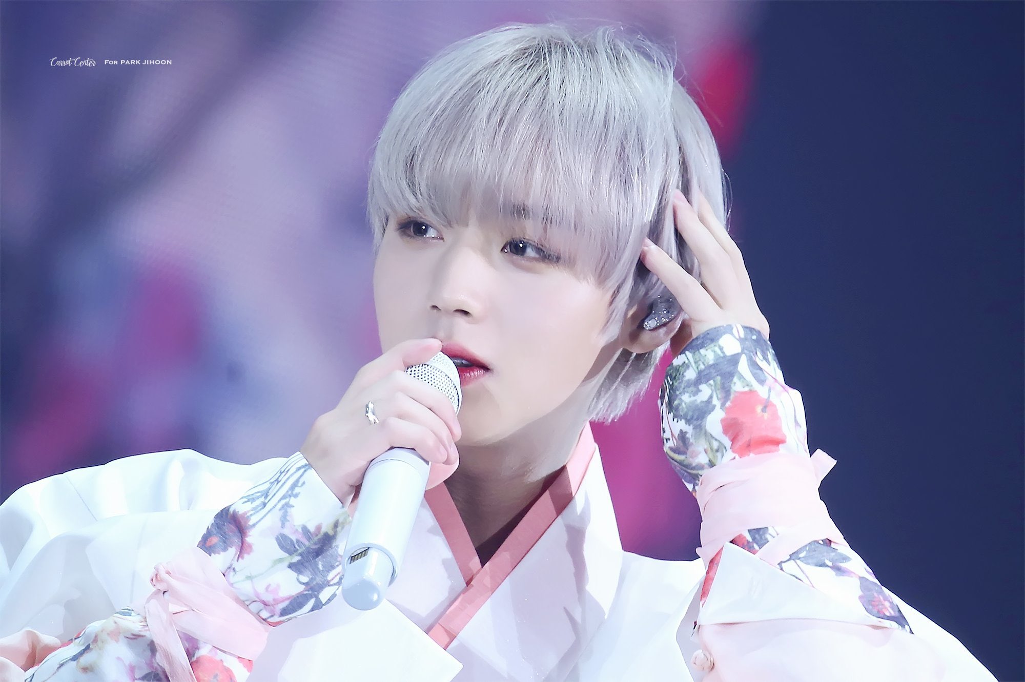 [잡담] 트윗 보다가 팬미팅때 한복 입은 박지훈 봤는데 걍 꽃도령임 | 인스티즈