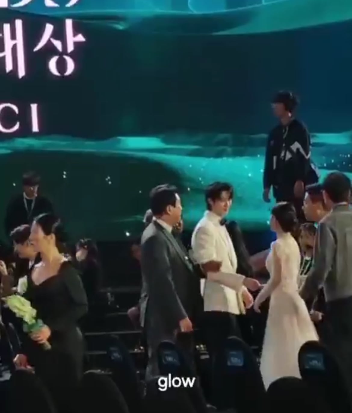 [잡담] 와 변우석 아이유 둘만 로판 주인공 같음..(화질개구림) | 인스티즈