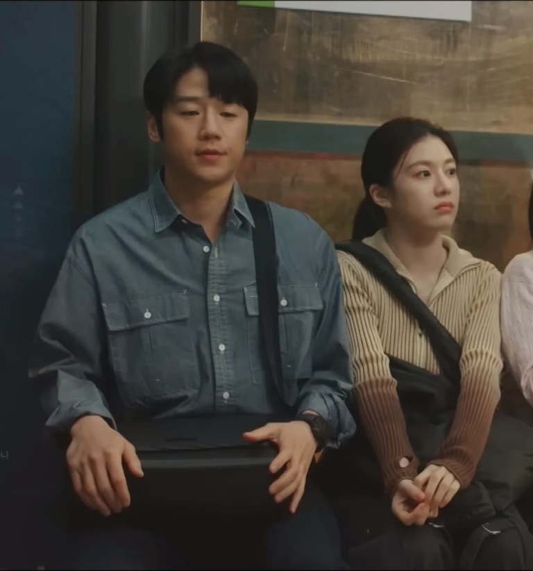 [잡담] 구도원 오이영처럼 좋아하는 사람이랑 이렇게 붙어 앉으면 | 인스티즈
