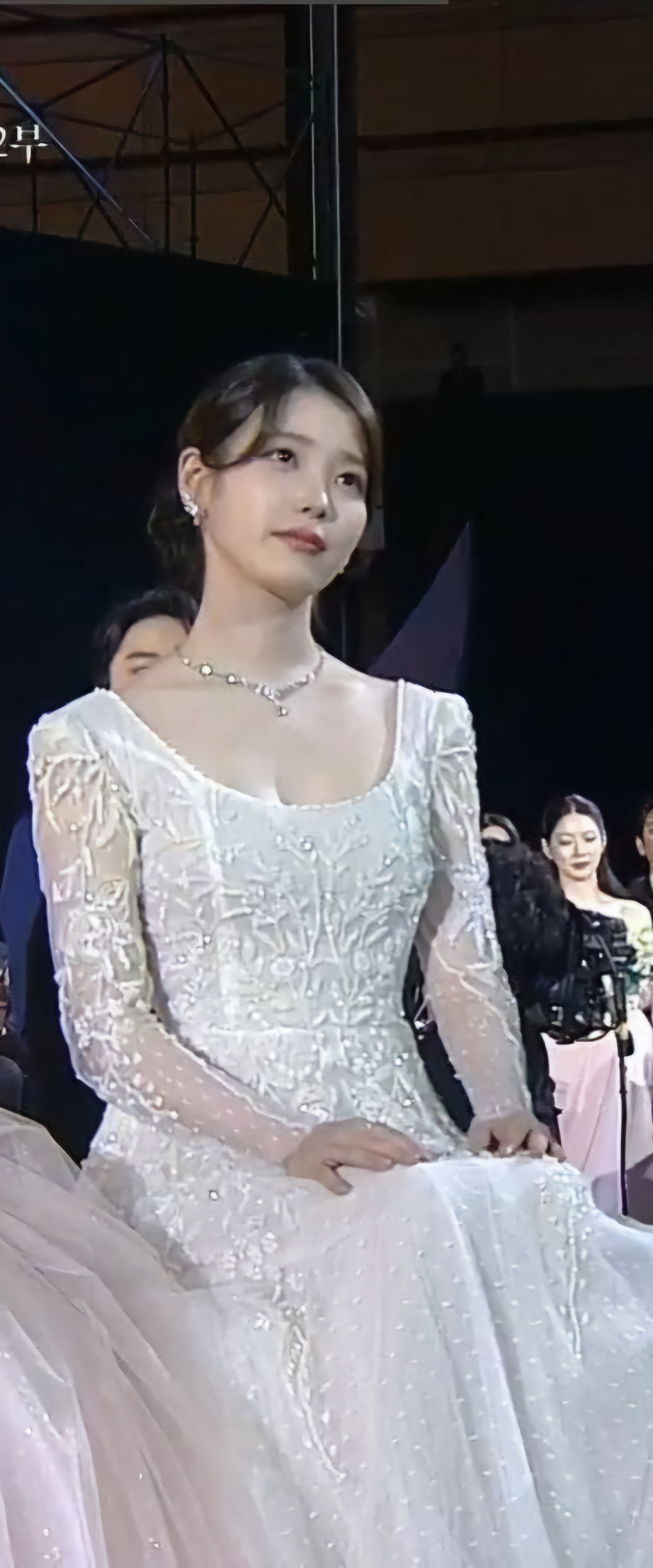 [잡담] 아이유 공승연 투샷 | 인스티즈