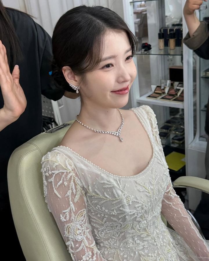 [잡담] 아이유 인스타 미쳤는데... (대문자 P) | 인스티즈