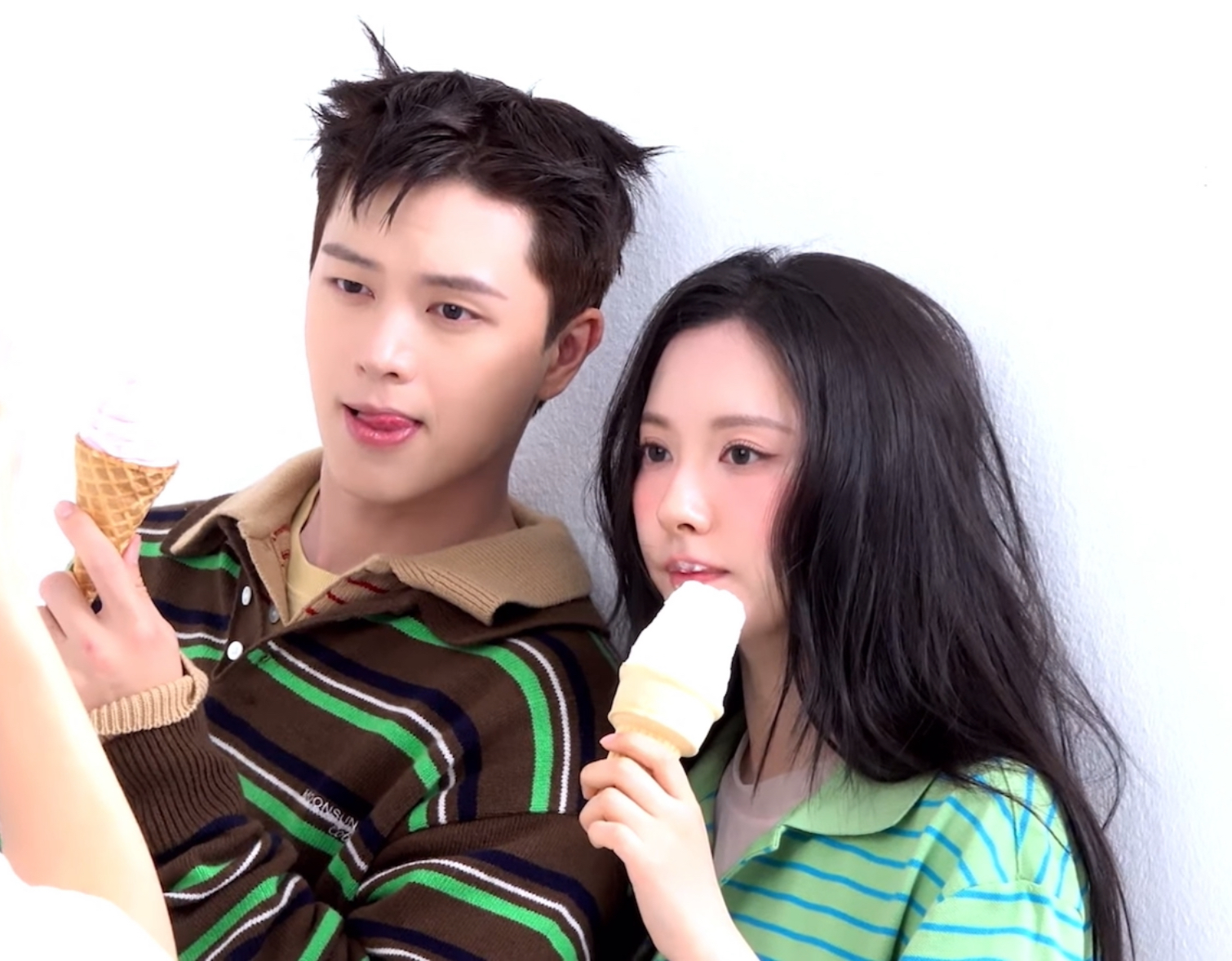 [잡담] 육성재 보나 현대극이었음 더 좋았겠다 커플화보 얼합봐.. | 인스티즈