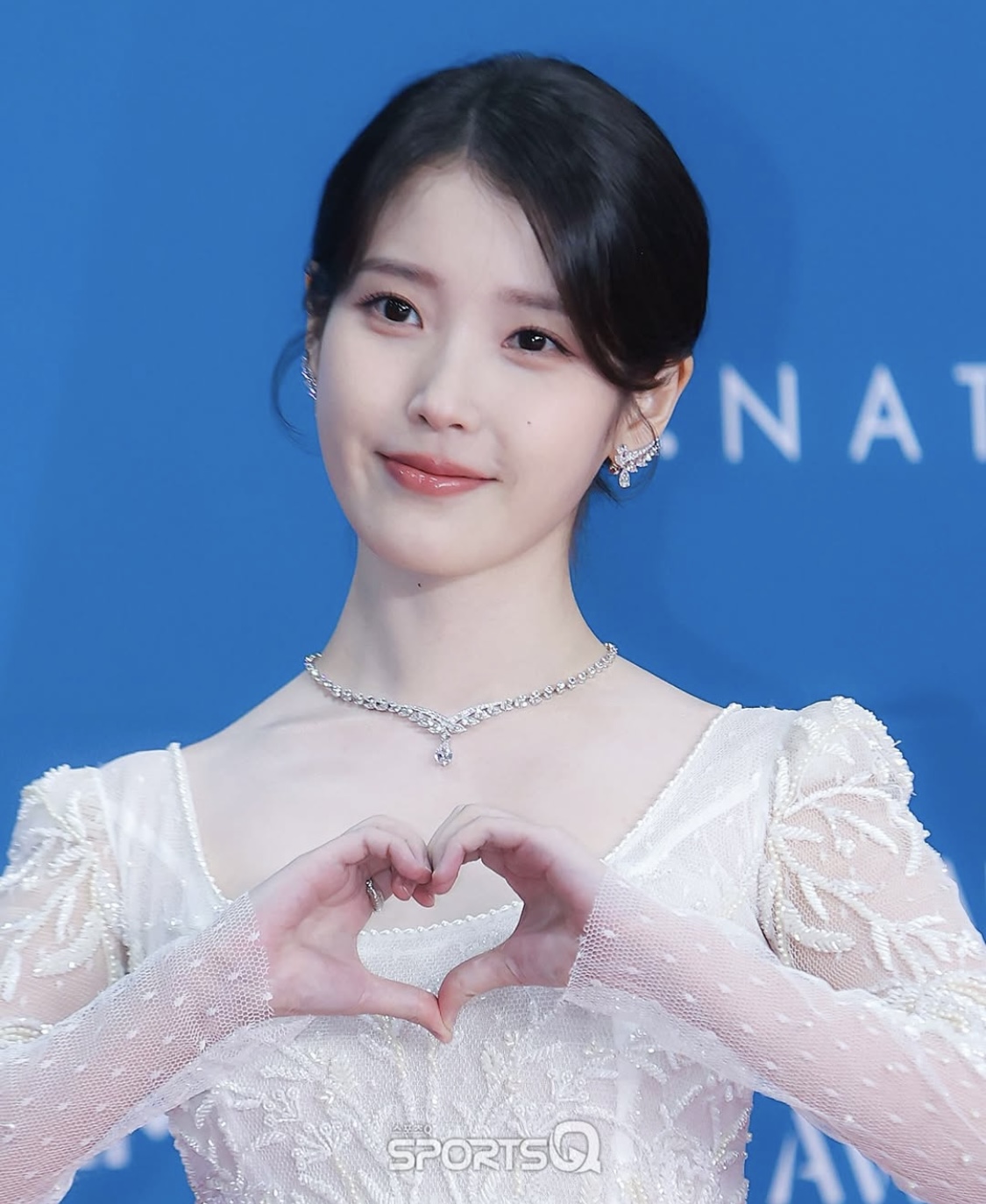 [잡담] 오 아이유 베스트 드레스로 뽑혔네 | 인스티즈
