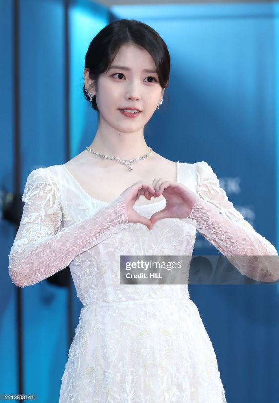[잡담] 와 아이유 게티 너무 예쁜데 | 인스티즈