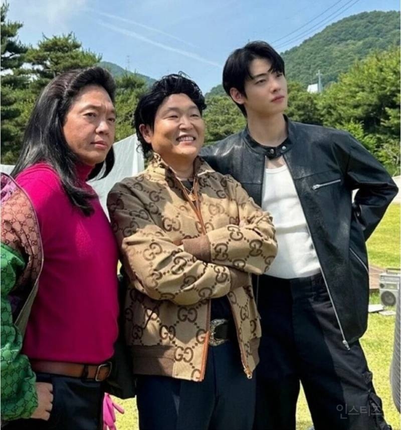 차은우도 외모로 묻힐 수 있다는 걸 보여주는 사진 .jpg | 인스티즈