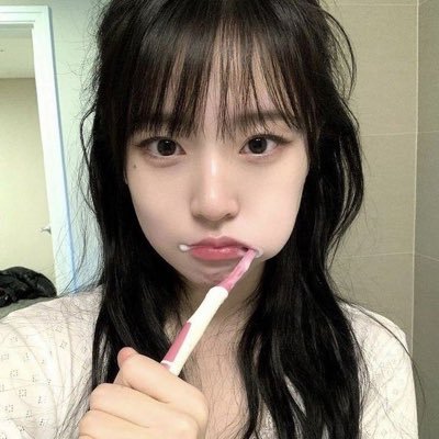 [잡담] 이분 연예인이야? 누군지 궁금한데 구글링해도 안나오네 ㅠ | 인스티즈