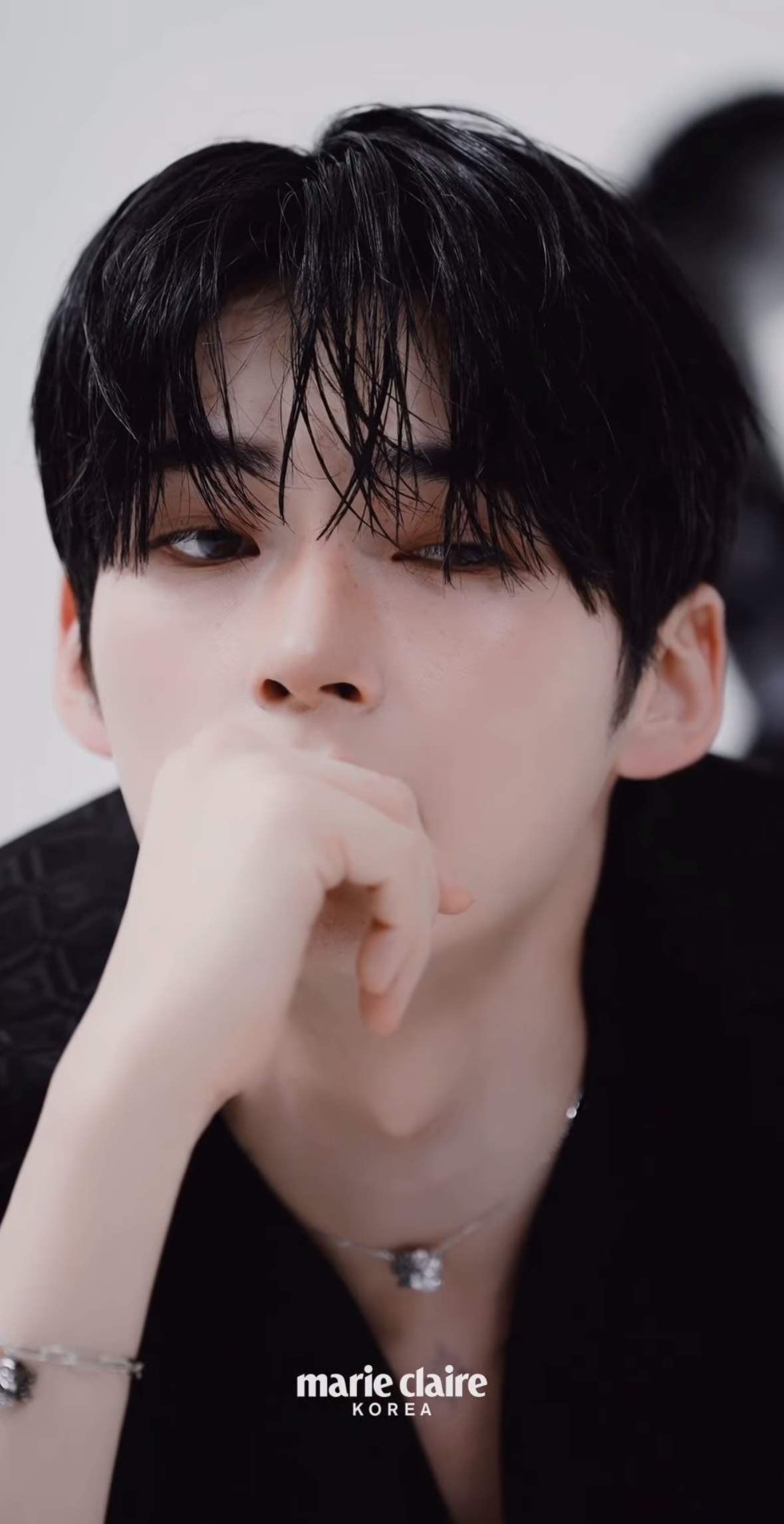 [잡담] 성한빈 스와로브스키 공홈에 와 | 인스티즈