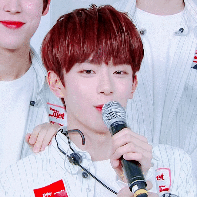 [잡담] 강민 데뷔때부터 얼굴 ㄹㅇ 중소의 기적급이라 생각했는데 생각보다 안떠서 | 인스티즈