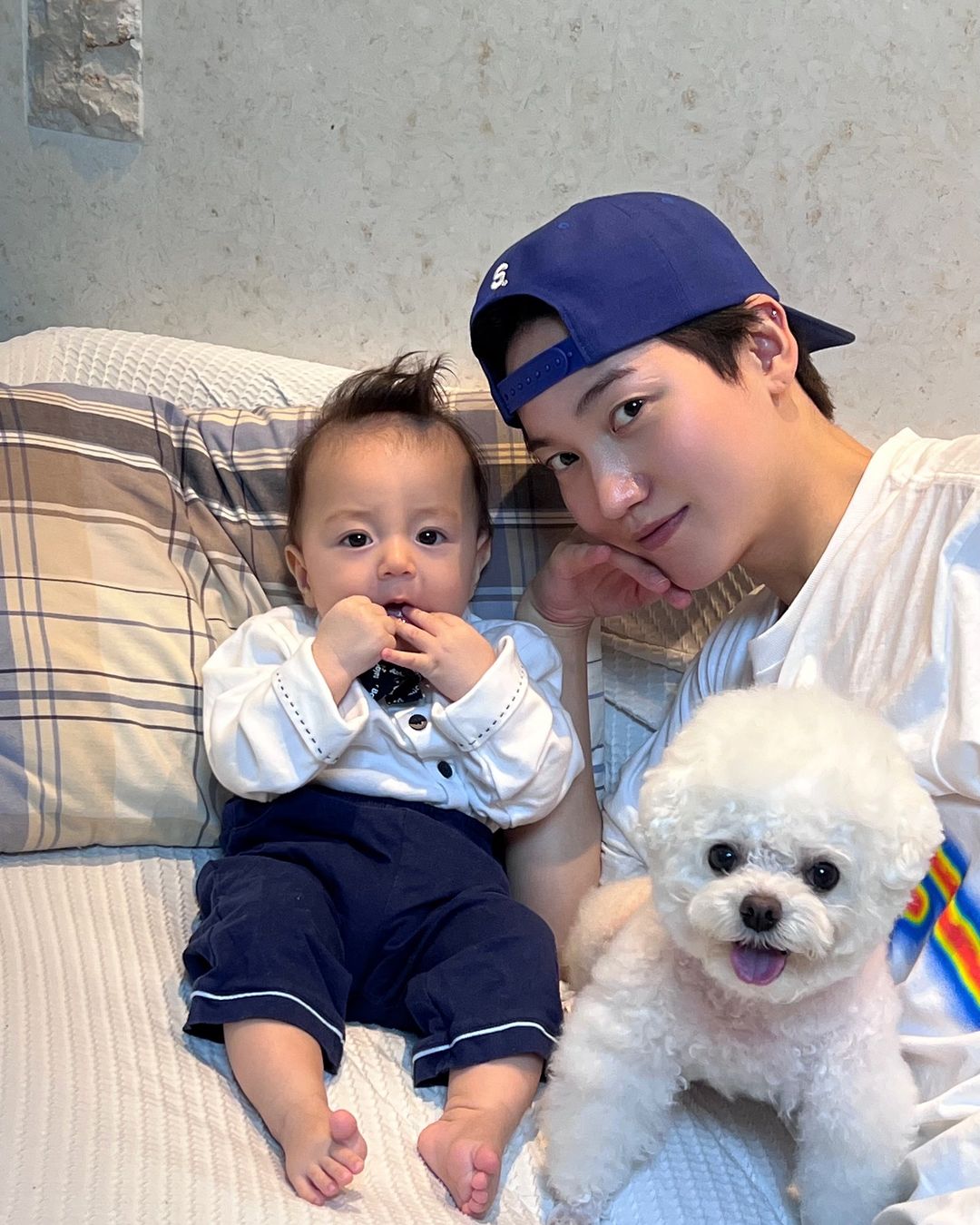 [잡담] 조카가 삼촌이랑 이렇게까지 닮아도 되는거임????? | 인스티즈