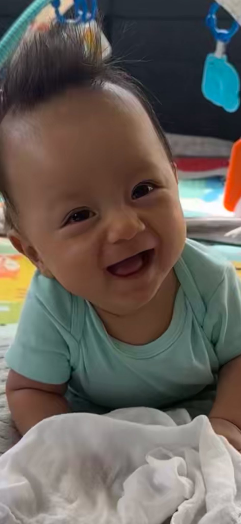 [잡담] 조카가 삼촌이랑 이렇게까지 닮아도 되는거임????? | 인스티즈
