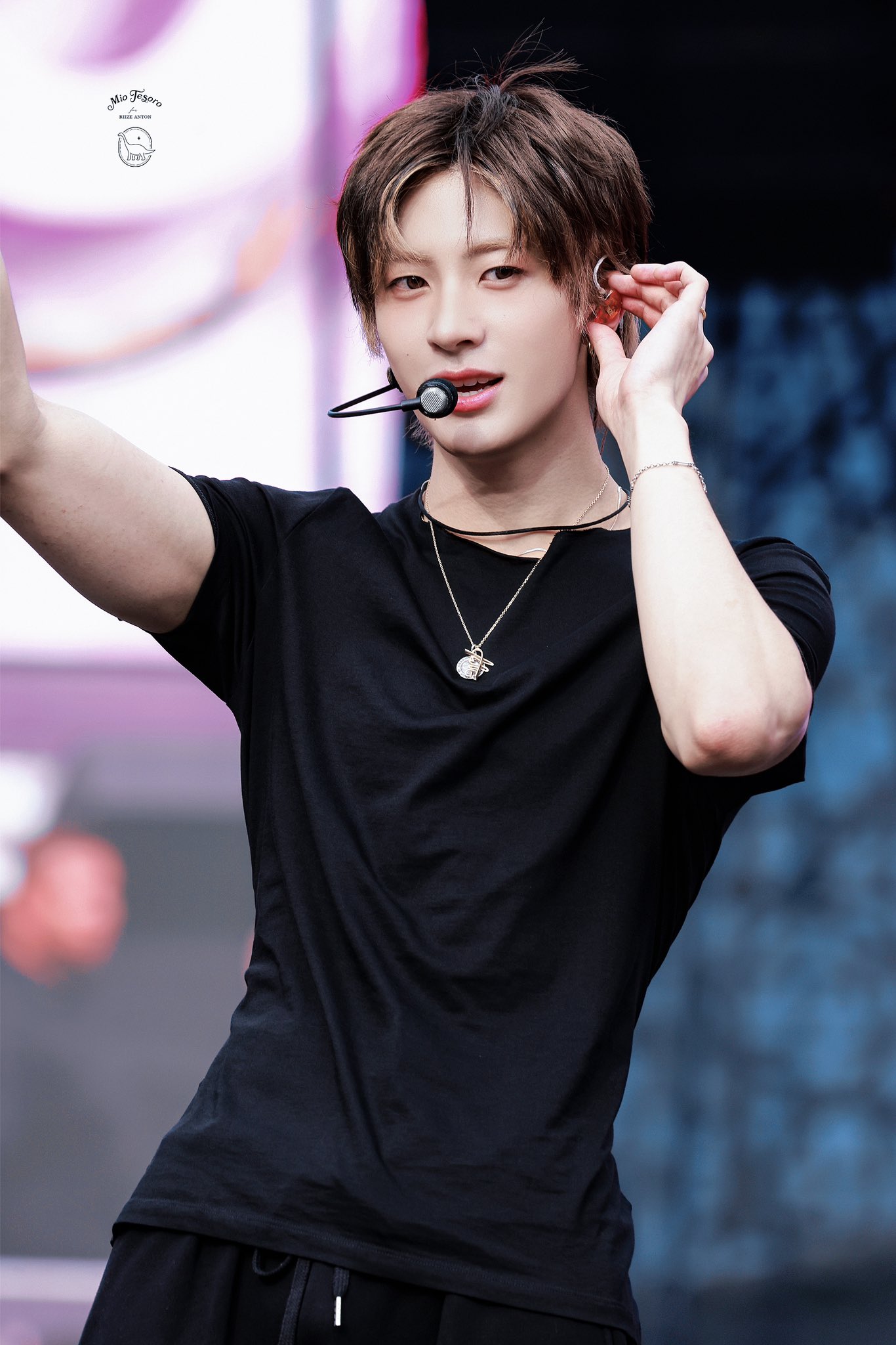 [잡담] 앤톤 오늘 사진 보니까 벌크업사과문 생각나 | 인스티즈