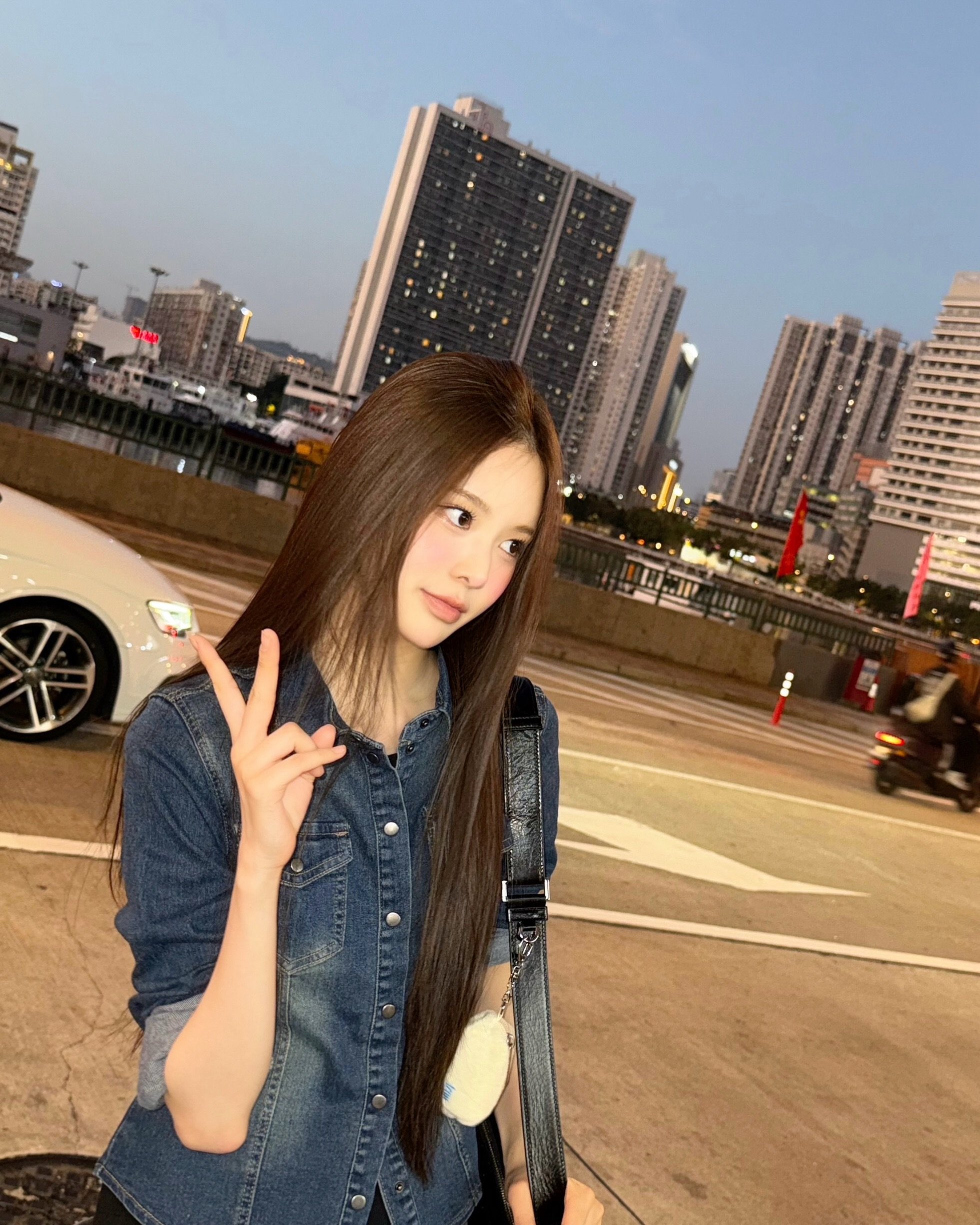 [잡담] 이 소녀의 이름을 알려주실 분 | 인스티즈