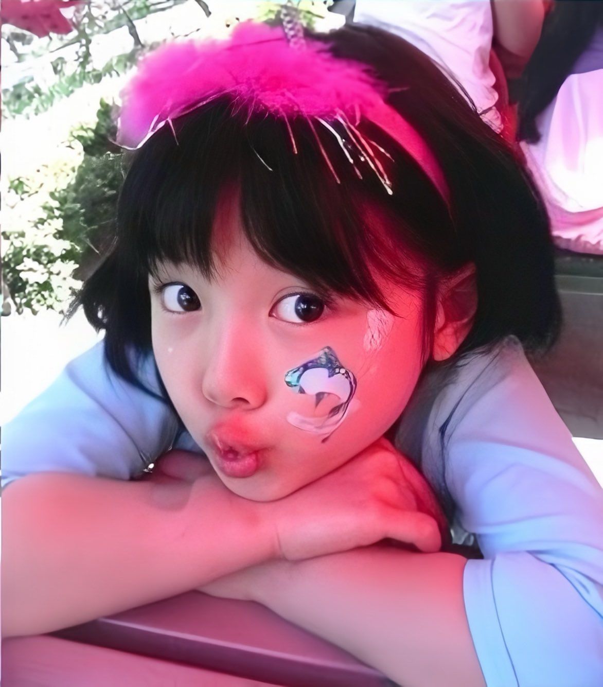 [잡담] 김유정 어릴때랑 완전히 똑같이 큼 | 인스티즈