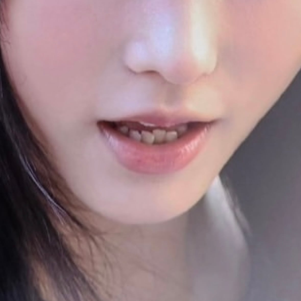 [잡담] 아이돌들 아랫니는 교정 안하네 | 인스티즈