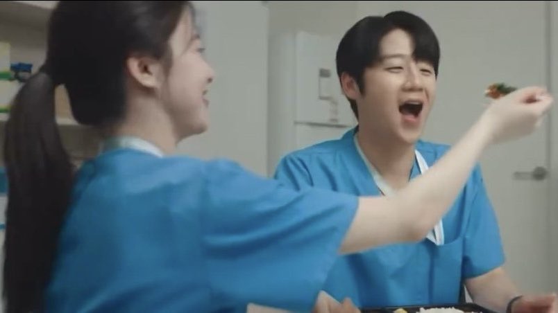[잡담] 얘네 ㄹㅇ 언니부부랑 똑같지않아? | 인스티즈