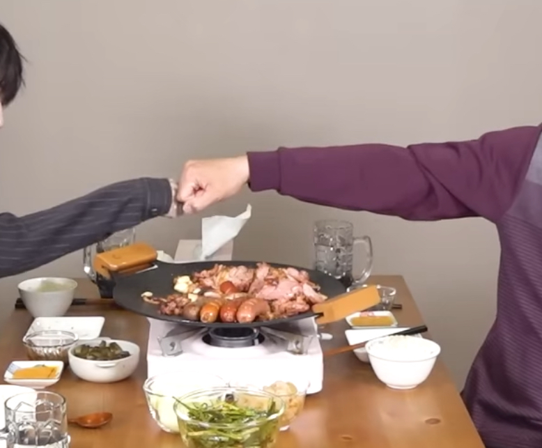 [잡담] 아니 보넥도 리우, 명재현이랑 김대희님 손 차이 봐 | 인스티즈