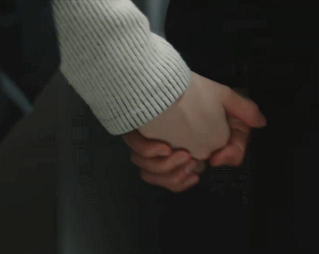[잡담] 오구커플 아쉬워서 개큰 결심으로 손 놓는 거 웃김 | 인스티즈