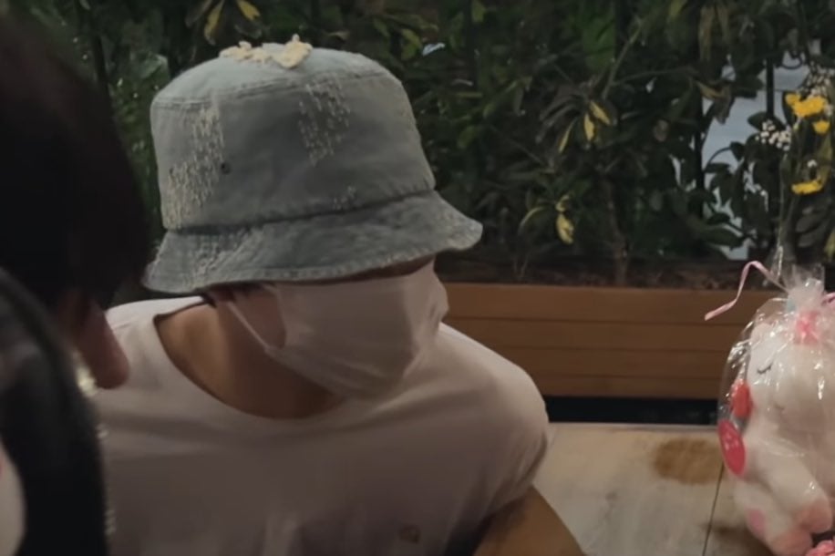 [잡담] 유우시 어깨때문에 옷 끼어서 가로로 주름진거 봐 ㄱ- | 인스티즈