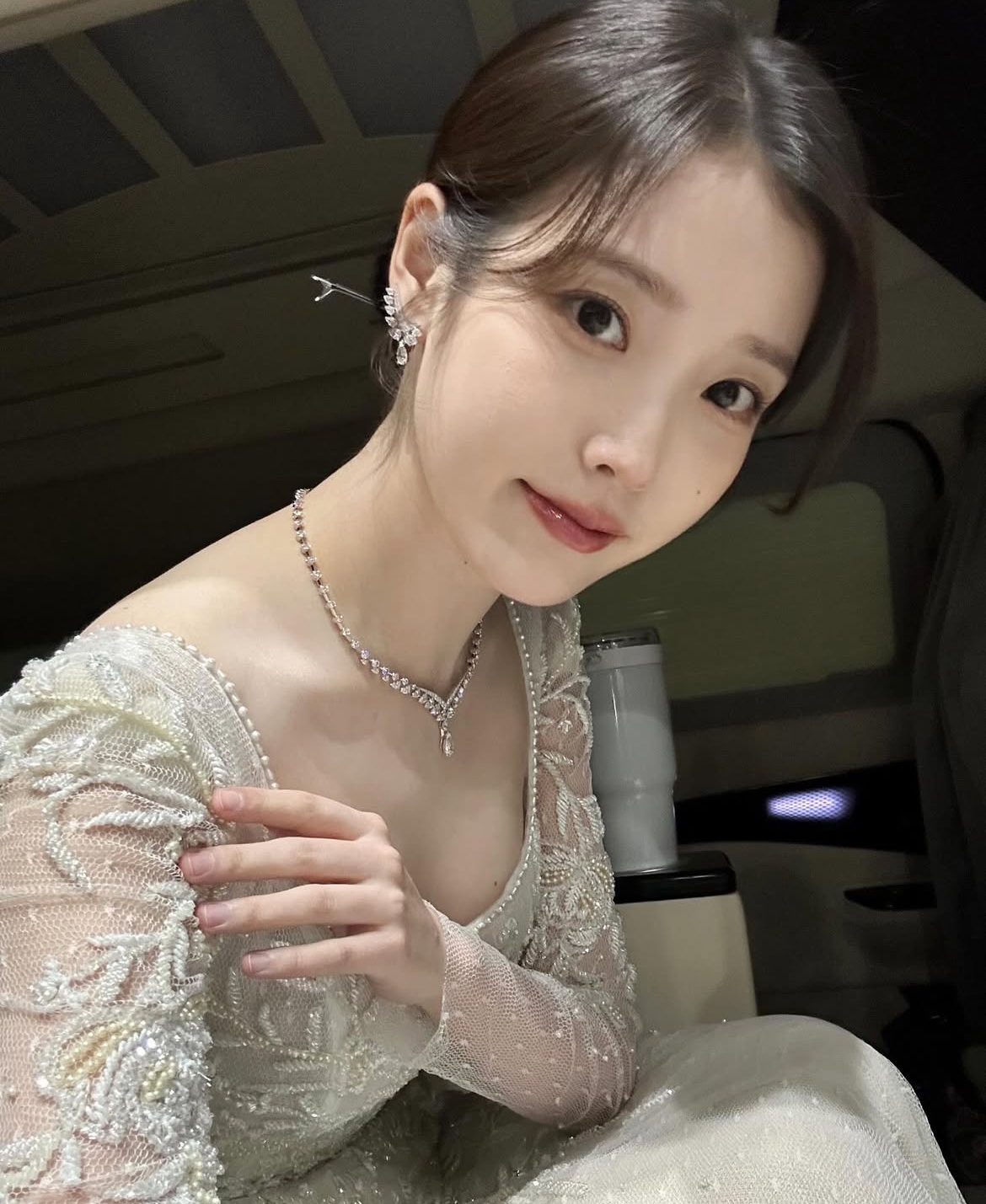 [잡담] 아이유 팬들아 내가 최근 주운 아이유 사진들인데 | 인스티즈