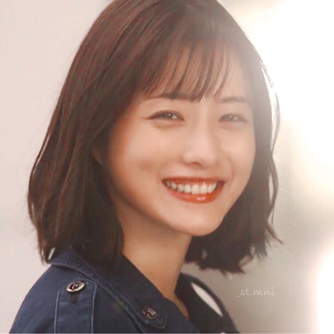 [잡담] 이 사람 턱 넓은 /각진 편이야? | 인스티즈