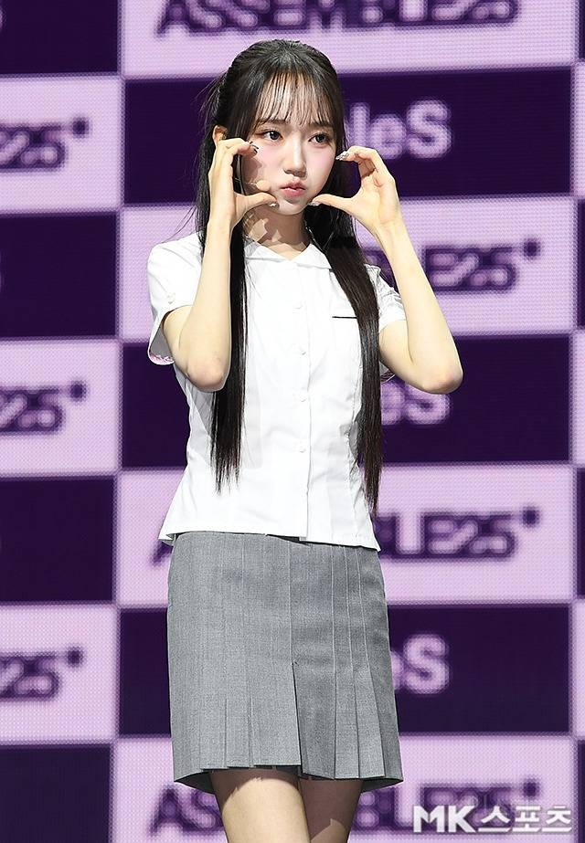 여고 느낌 제대로라는 트리플에스 실시간 쇼케이스.jpg | 인스티즈