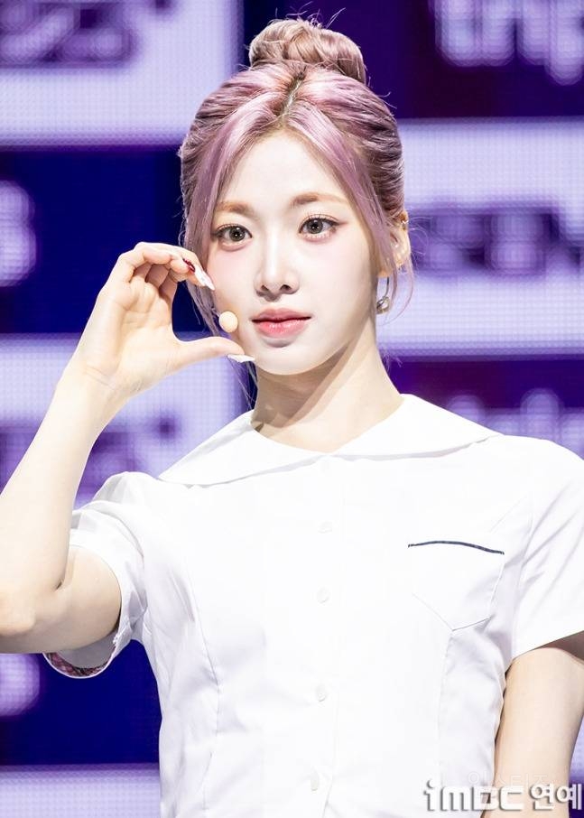 여고 느낌 제대로라는 트리플에스 실시간 쇼케이스.jpg | 인스티즈