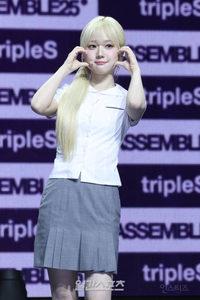 여고 느낌 제대로라는 트리플에스 실시간 쇼케이스.jpg | 인스티즈