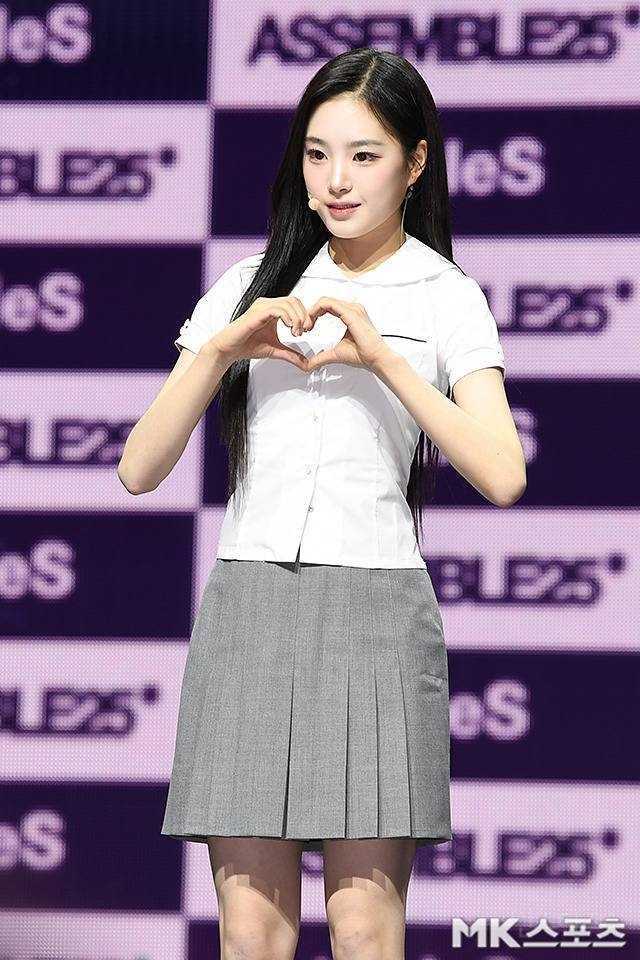 여고 느낌 제대로라는 트리플에스 실시간 쇼케이스.jpg | 인스티즈