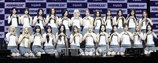 여고 느낌 제대로라는 트리플에스 실시간 쇼케이스.jpg | 인스티즈