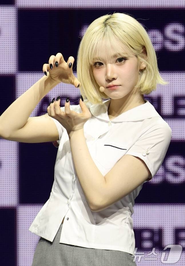 여고 느낌 제대로라는 트리플에스 실시간 쇼케이스.jpg | 인스티즈