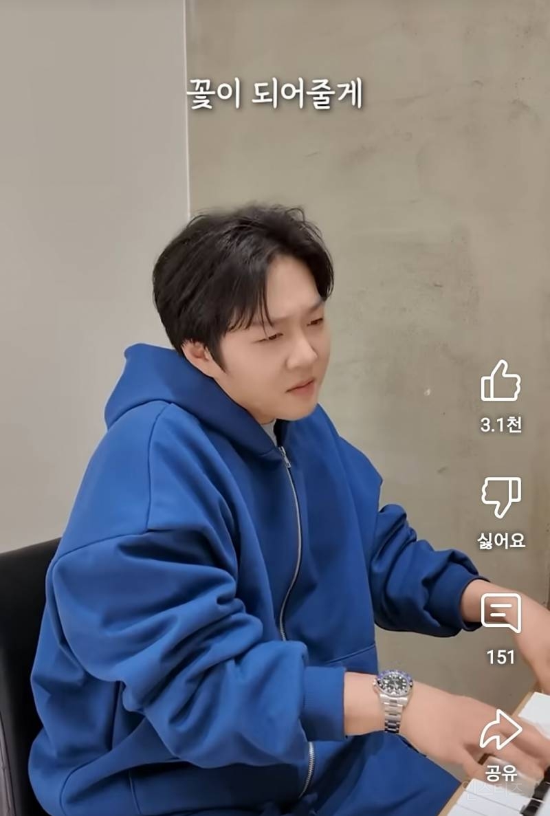 잘생겼는데 피아노까지 잘치는 남돌.jpg | 인스티즈