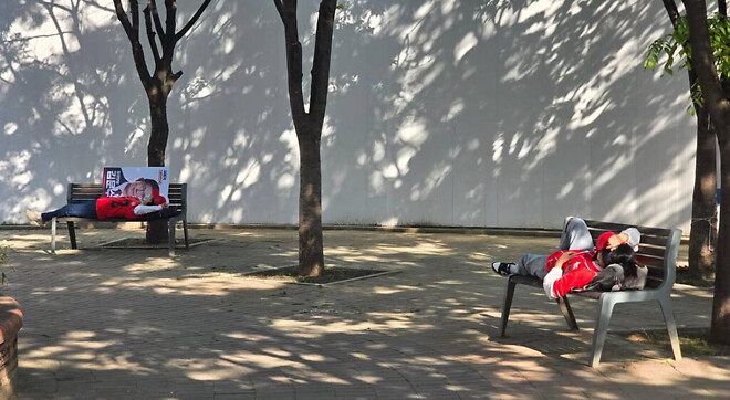 [잡담] 와...국힘은 선거 운동하는 사람 쉼터도 없어? | 인스티즈