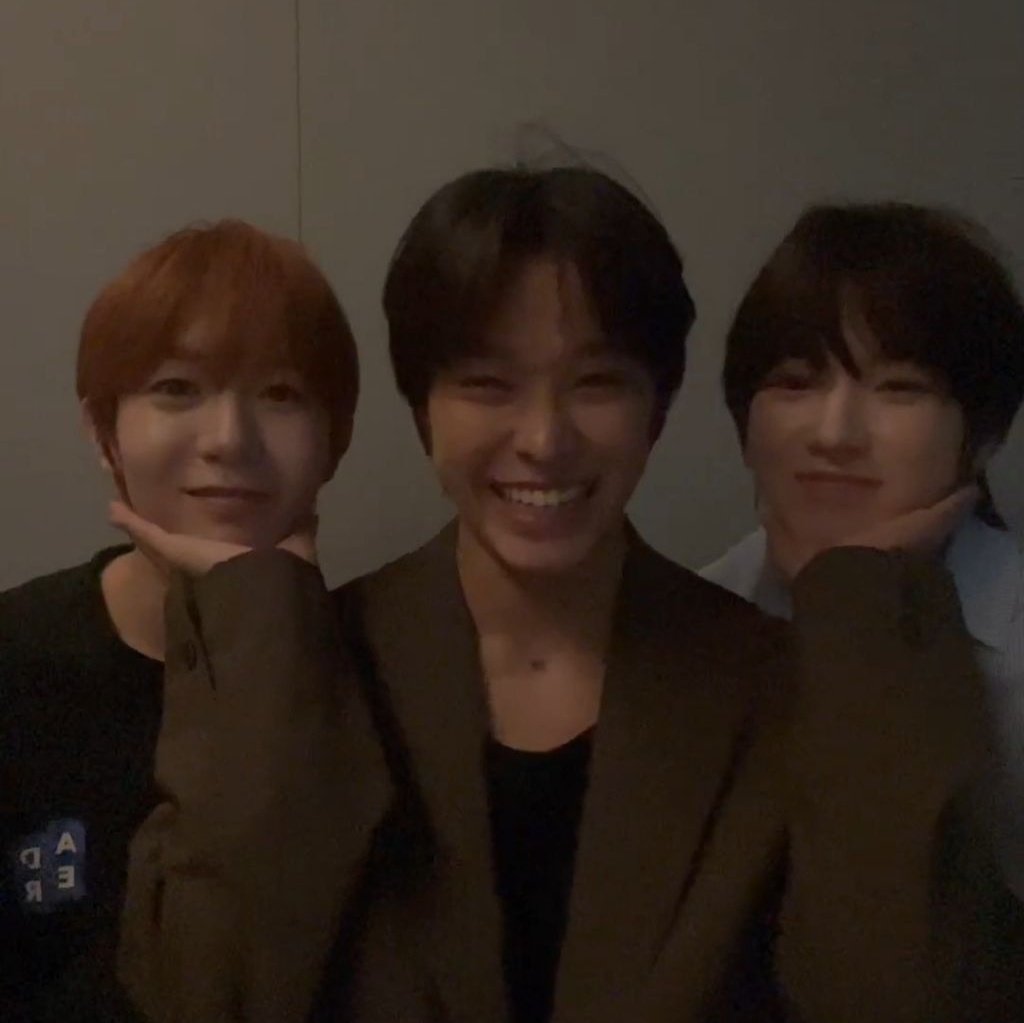 [잡담] 리쿠 이렇게 눈 다 접어서 웃을 때 | 인스티즈